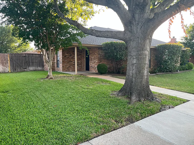 Highland Dr — Photo 8