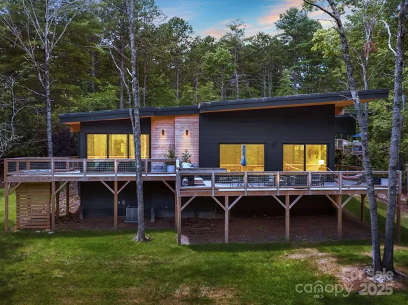 1761 Williamson Creek Rd, Pisgah Forest, NC 28768