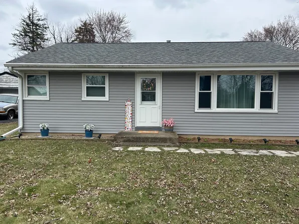 33077 N Sunset Ave, Grayslake, IL 60030