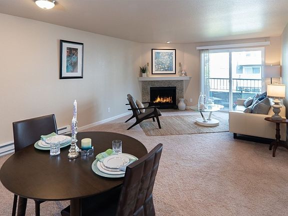 2nd image of 718 Kirkland Cir APT B202
