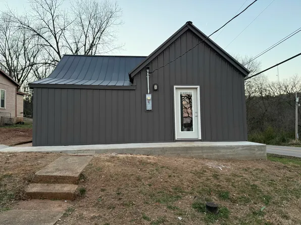18209 3rd Street, Eminence, MO 65466