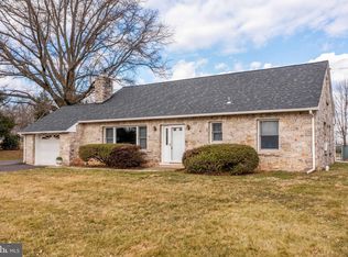 679 Ridge Rd, Spring City, PA 19475