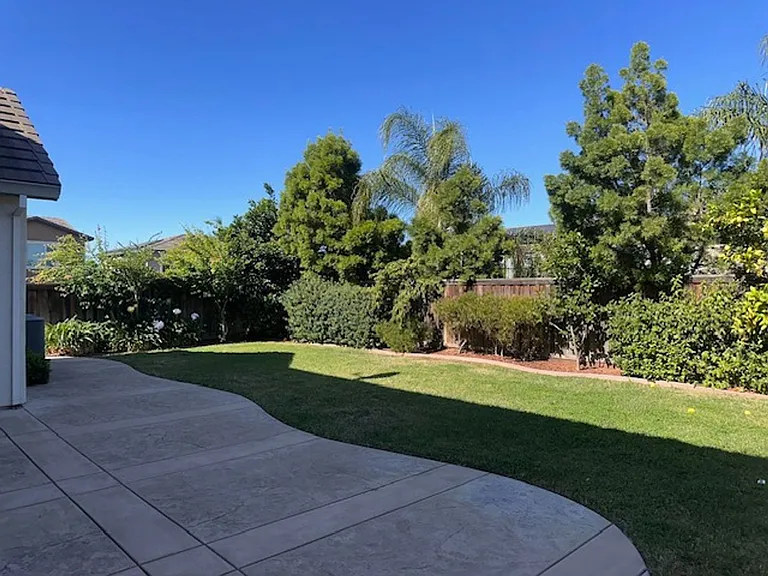 18281 Parkside Ct — Photo 27