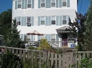 17 Prospect St, Bristol, RI 02809