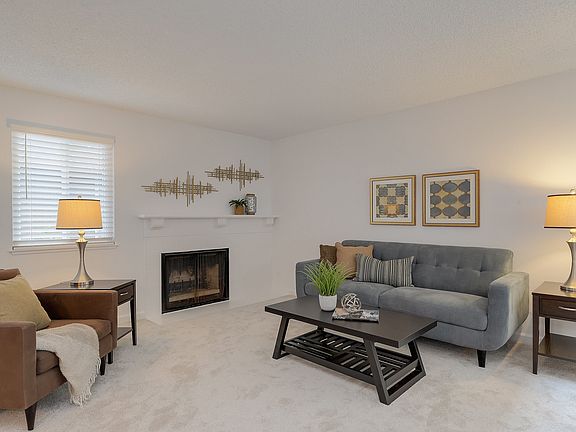 3rd image of 4826 Lakebird Pl
