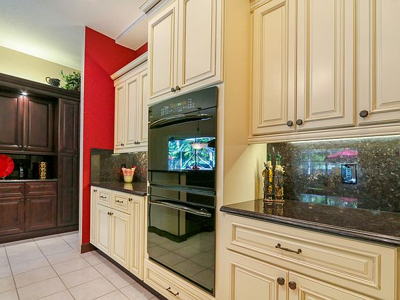 4th image of 2114 Greenview Cove Dr