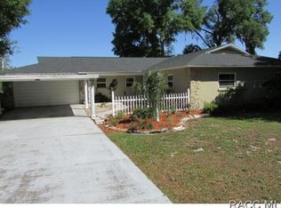9226 E Point O Woods Dr, Inverness, FL 34450