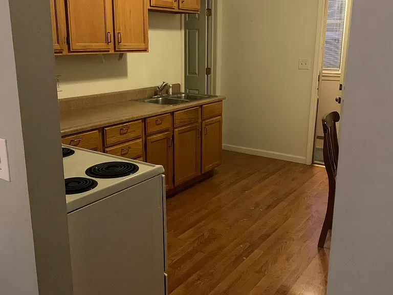 3331 Comstock St #2 — Photo 2