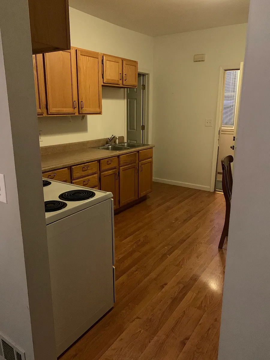 Building Photo - 3331 Comstock St #2