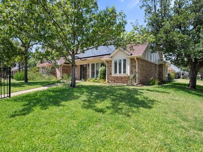 1614 Hilltop Ln, Pantego, TX, 76013