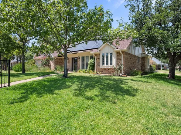1614 Hilltop Ln, Pantego, TX 76013