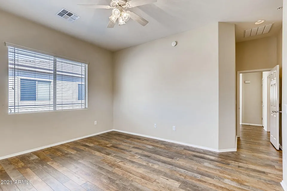 Anthem 2/2 Remodeled 1car Garage! — Photo 4