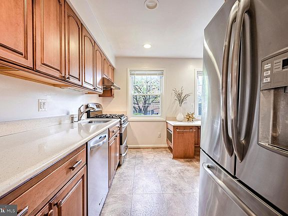 5th image of 754 Princeton Pl #1