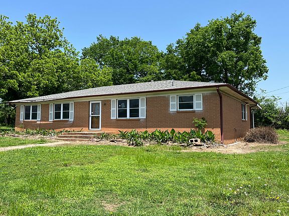 2nd image of 716 Thompson Ln
