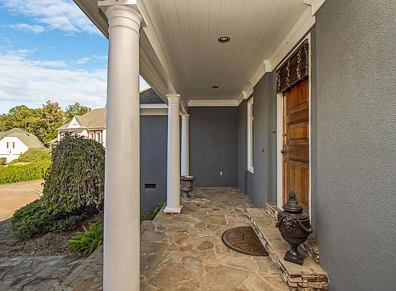 5th image of 603 Brae Burn Dr