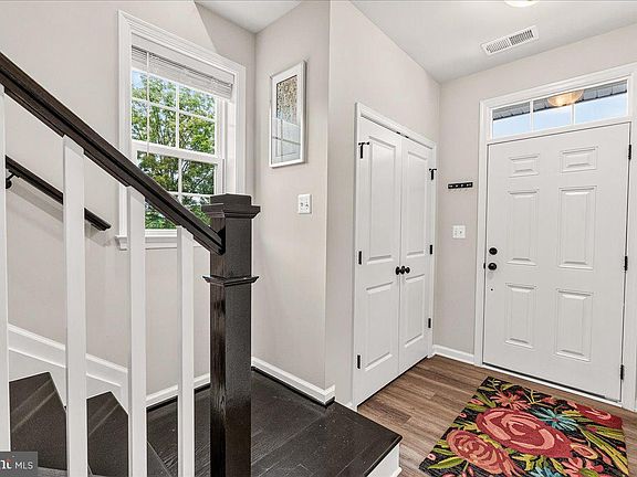 5th image of 115 Spring Bank Way