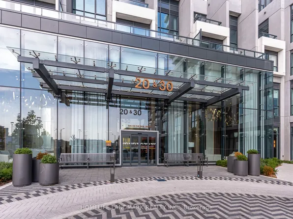 30 Inn On The Park Dr #512, Toronto, ON M3C 2J7