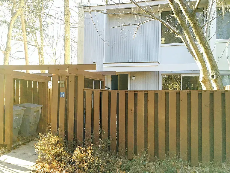 2258 Southgate Sq