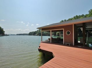 280 Fox Chase Rd, Wirtz, VA 24184