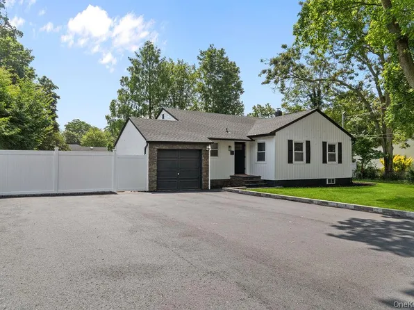 147 Juniper Avenue, Smithtown, NY 11787