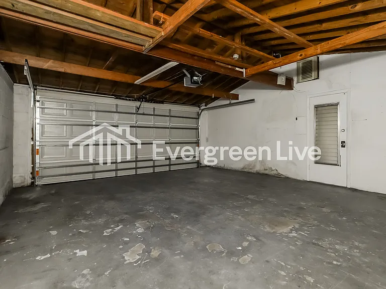 1146 Classic Dr — Photo 14