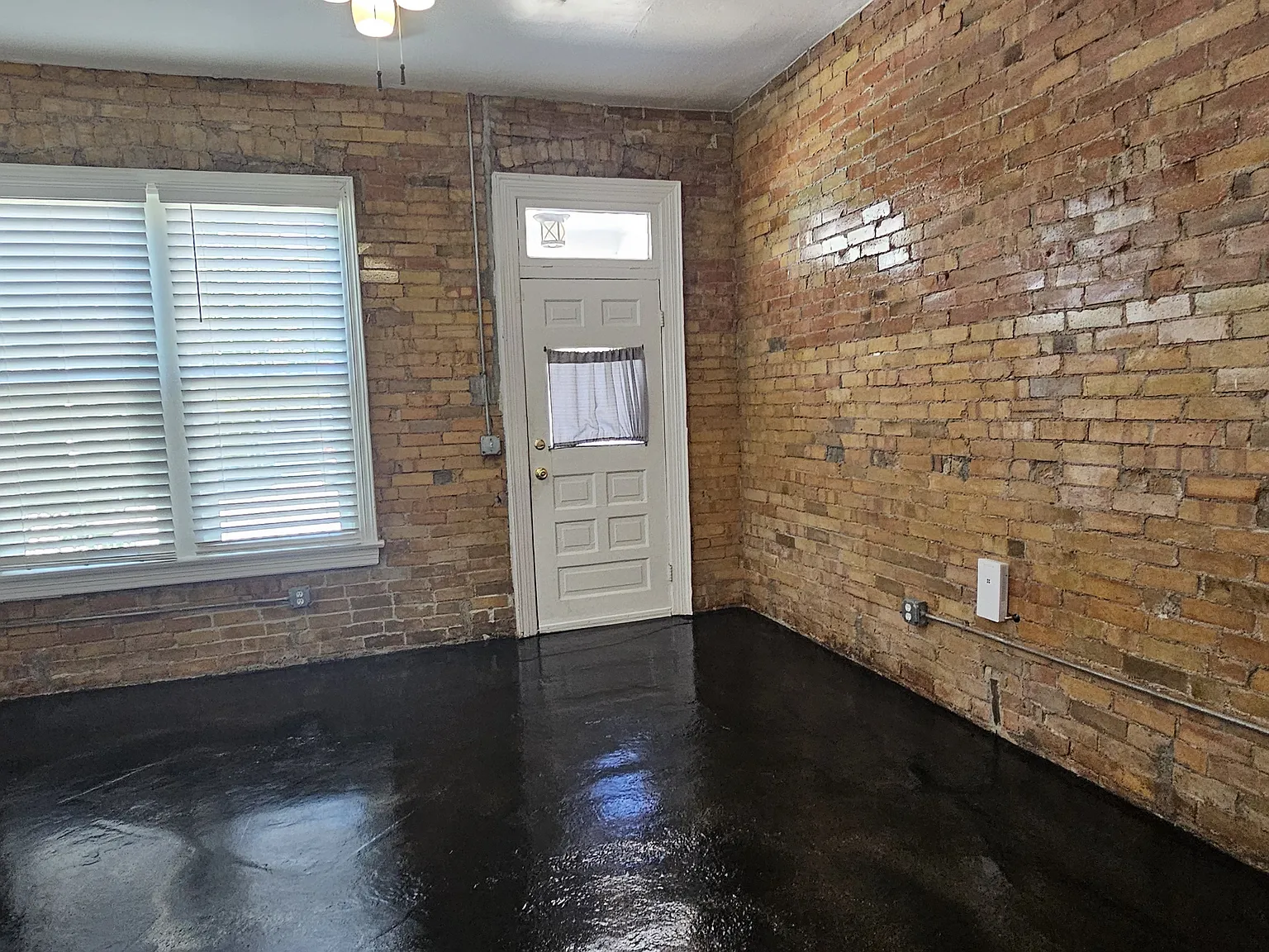 1 bed, 600 sqft, $1,200 — Photo 2