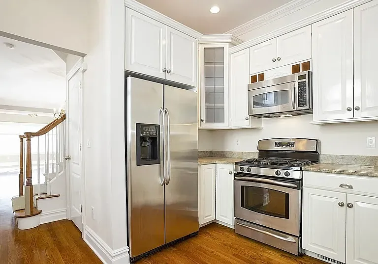 80 E Putnam Ave — Photo 6