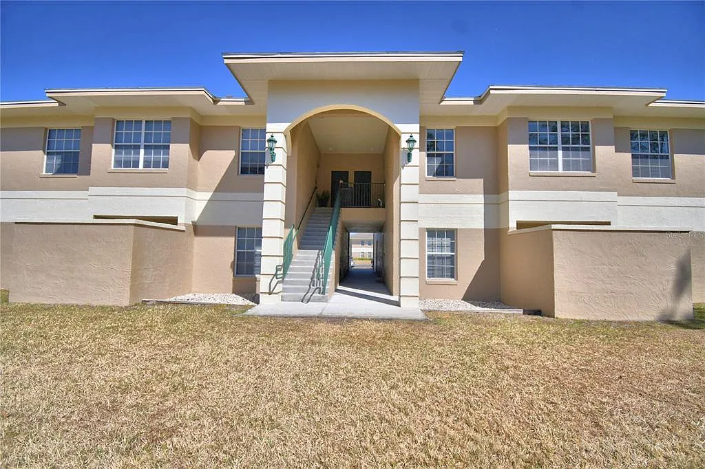 2 bed, 2.0 bath, 1017 sqft, $1,400 — Photo 2