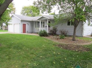 210 W Ave N, Madison, SD 57042