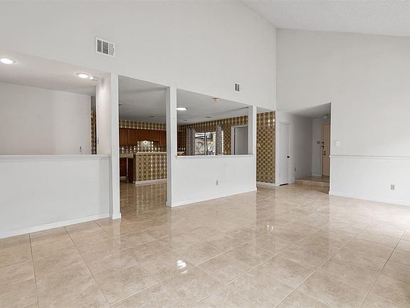 3rd image of 6538 Grandvale Dr
