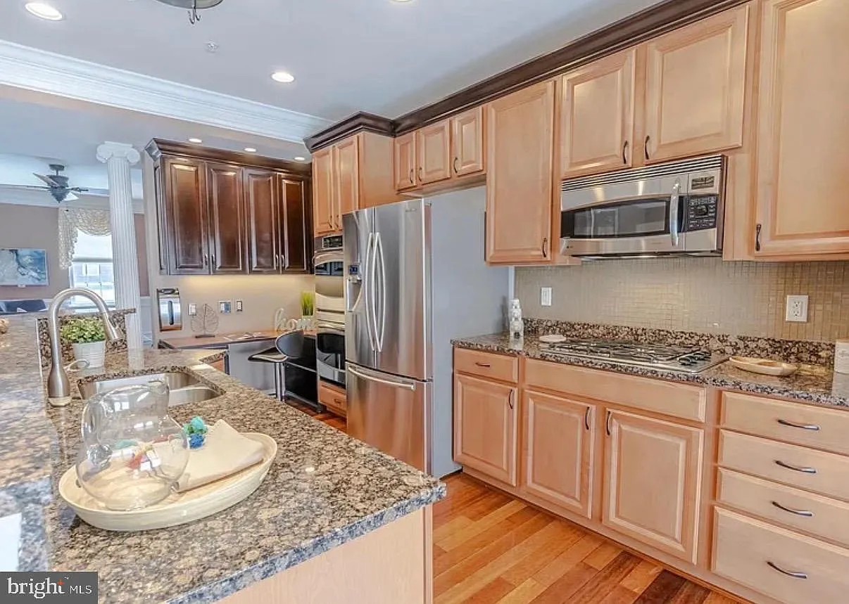 4 bed, 3.5 bath, 2000 sqft, $3,500 — Photo 4