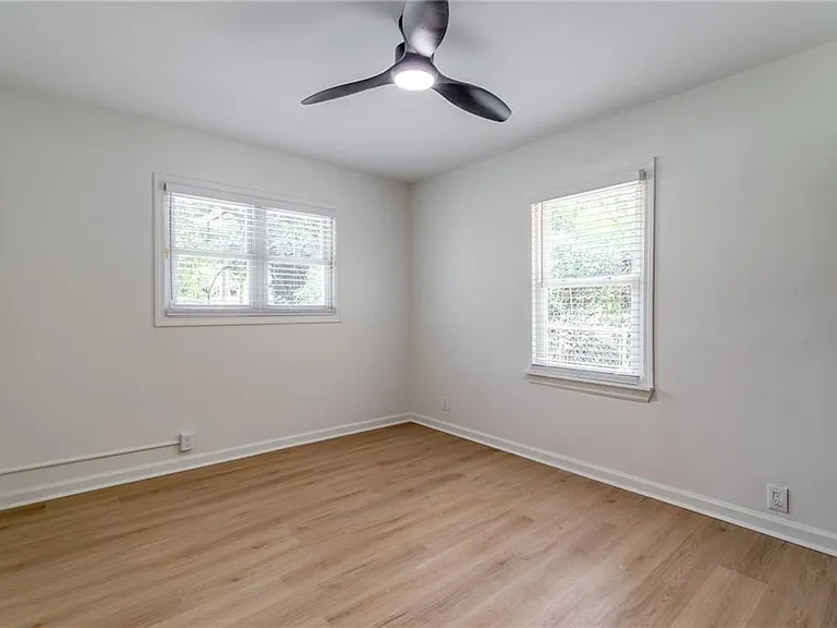 2093 Wildrose Dr — Photo 12