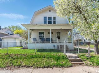 211 W Pleasant St, Davenport, IA 52803