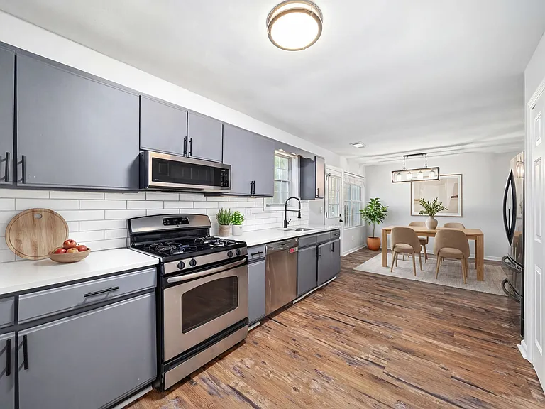 167 Bentley Pkwy — Photo 5