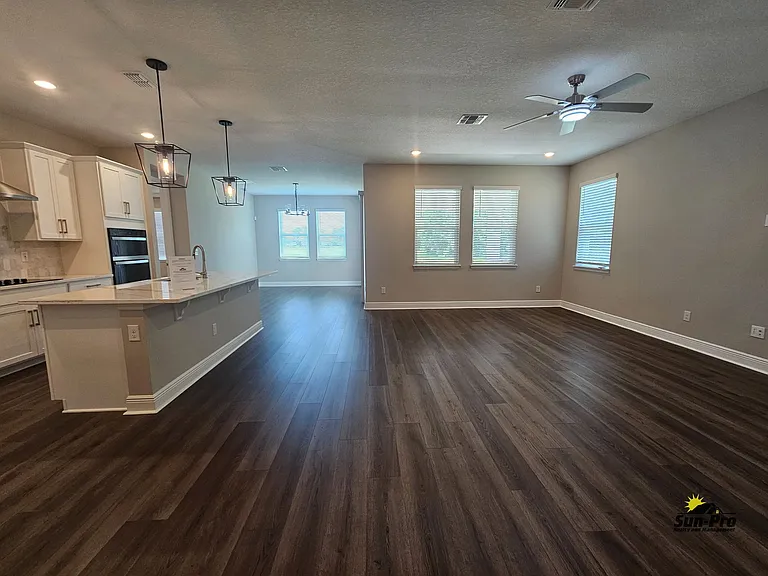 379 Birkdale Dr — Photo 4