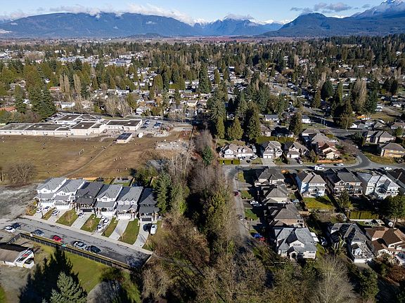 4th image of 20886 River Rd