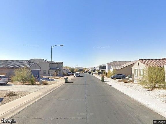 Exterior Neighborhood (street photo)