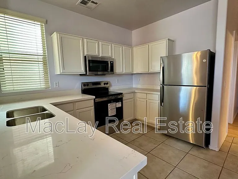 5216 W Albeniz Pl — Photo 15