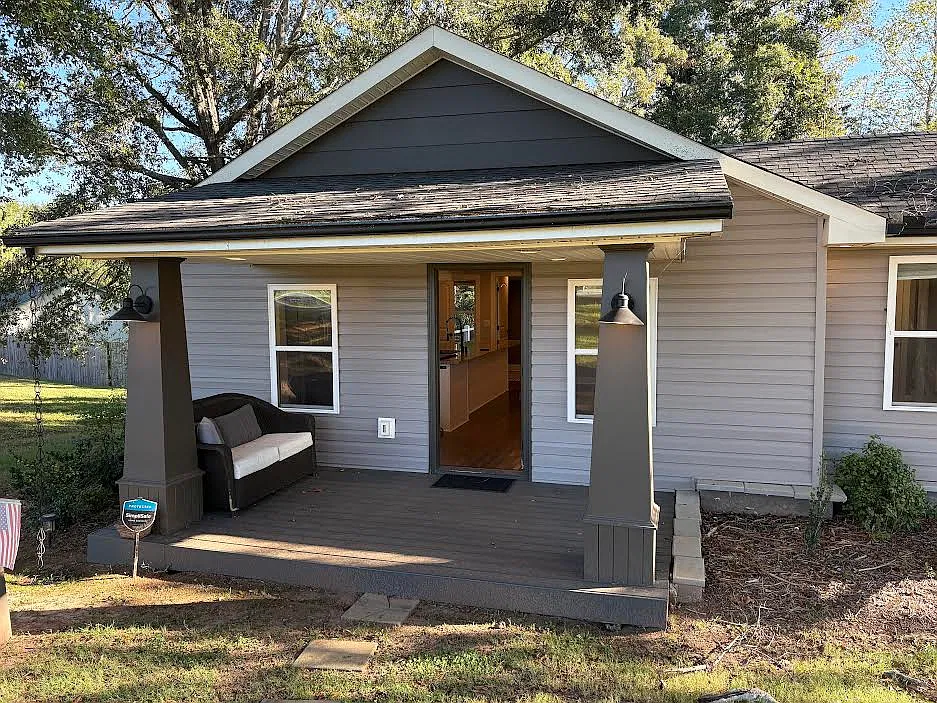 3 bed, $1,795 — Photo 2