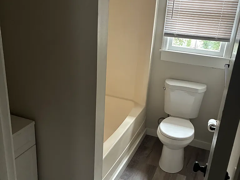 409 Lindsay Rd — Photo 8