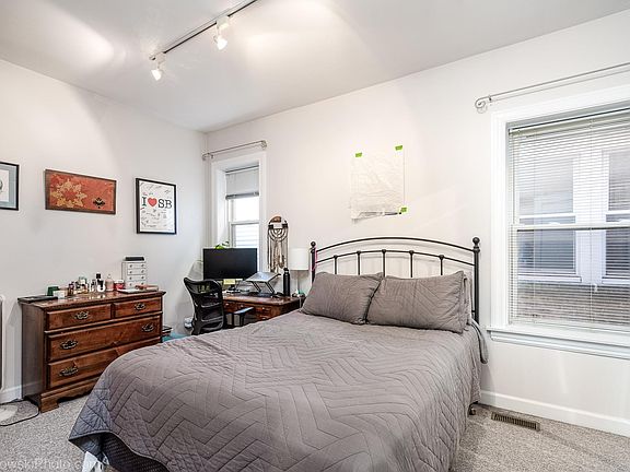5th image of 4546 N Kenton Ave #2