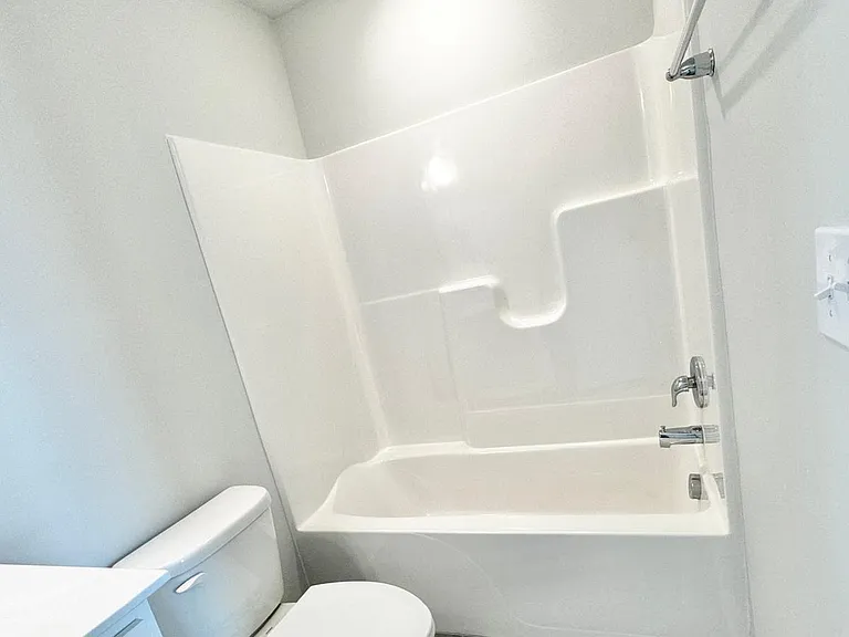 2505 Kasota Ln — Photo 12