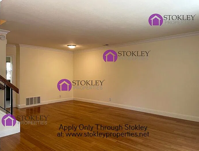 3 bed, 2.5 bath, 1348 sqft, $3,595 — Photo 3