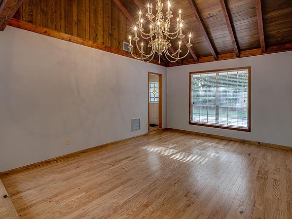 5th image of 12783 Longview Dr W