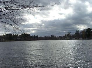 272 Pillings Pond Rd, Lynnfield, MA 01940