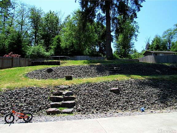 5th image of 135 Inglewood Dr