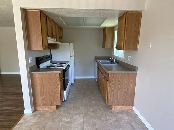 4th image of 20220 60th Ave W APT 1
