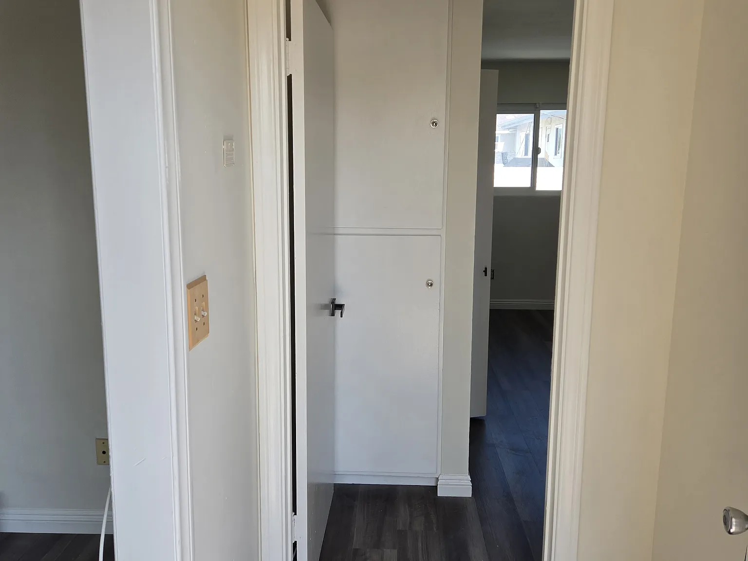 3 bed, 1200 sqft, $3,975 — Photo 3