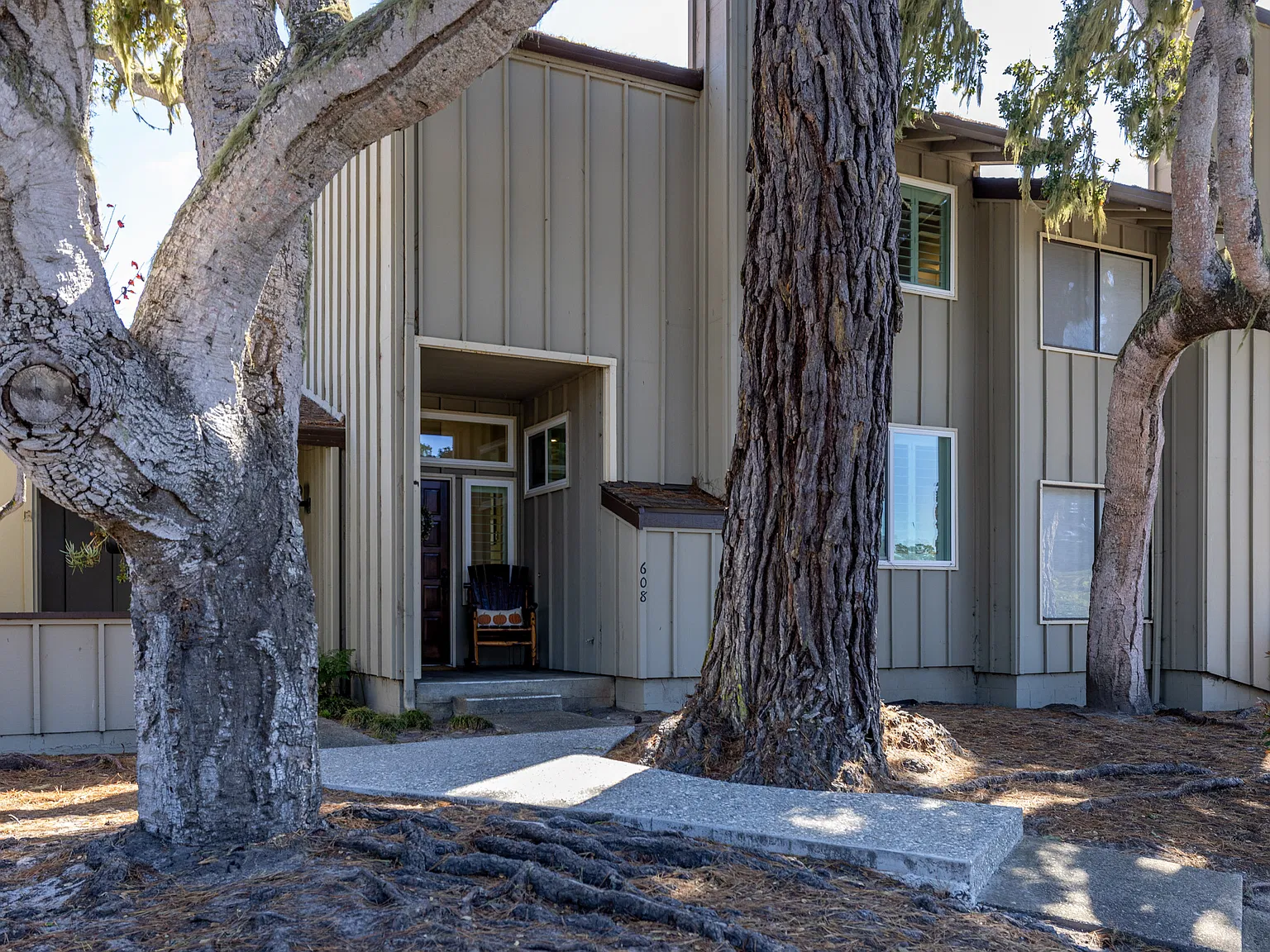 3 bed, 2.5 bath, 1488 sqft, $4,350 — Photo 1