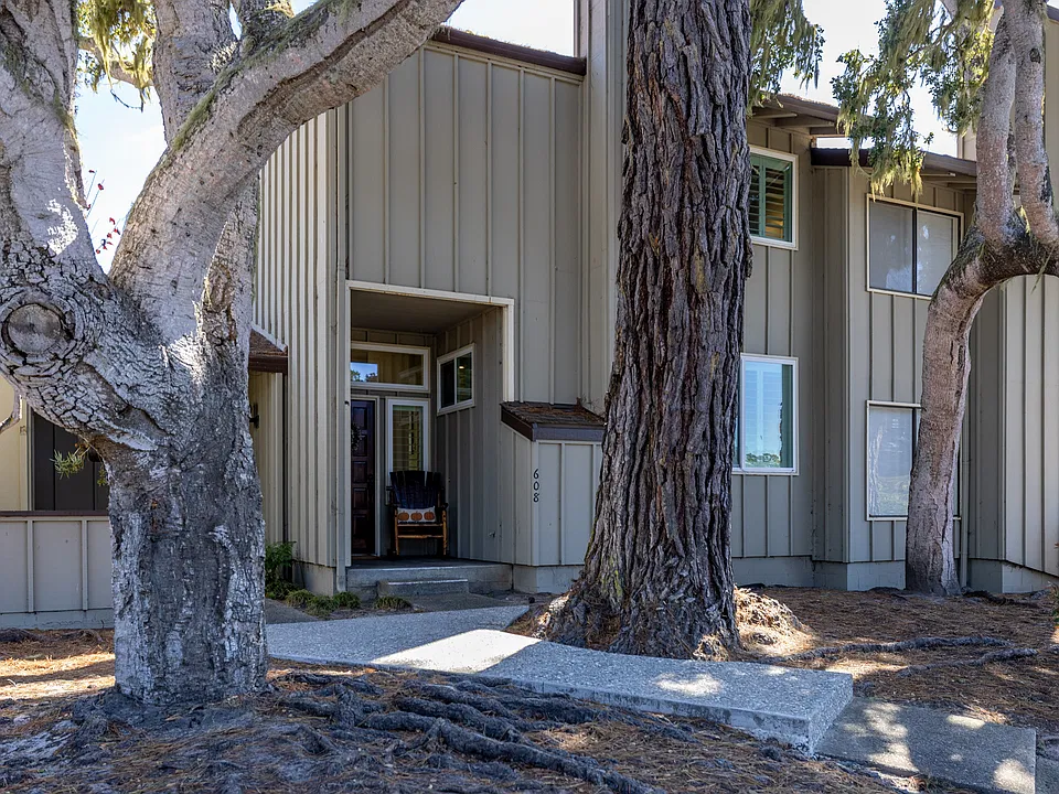 608 Sage Ct